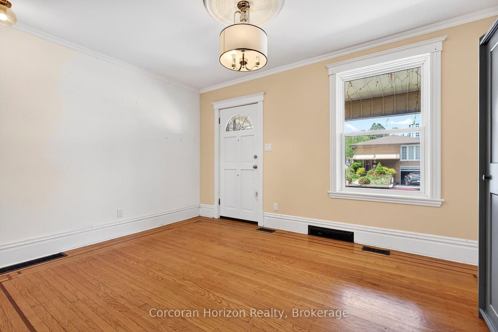 520 John Street N thumbnail 10