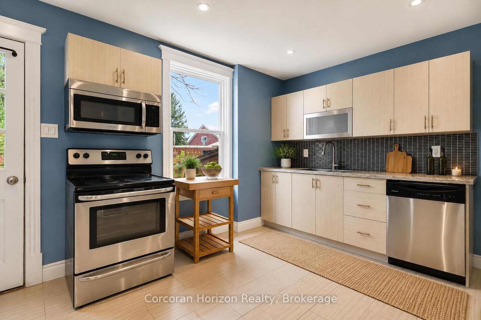 520 John Street N thumbnail 19
