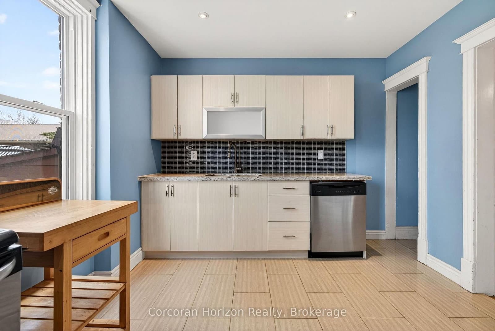 520 John Street N thumbnail 21