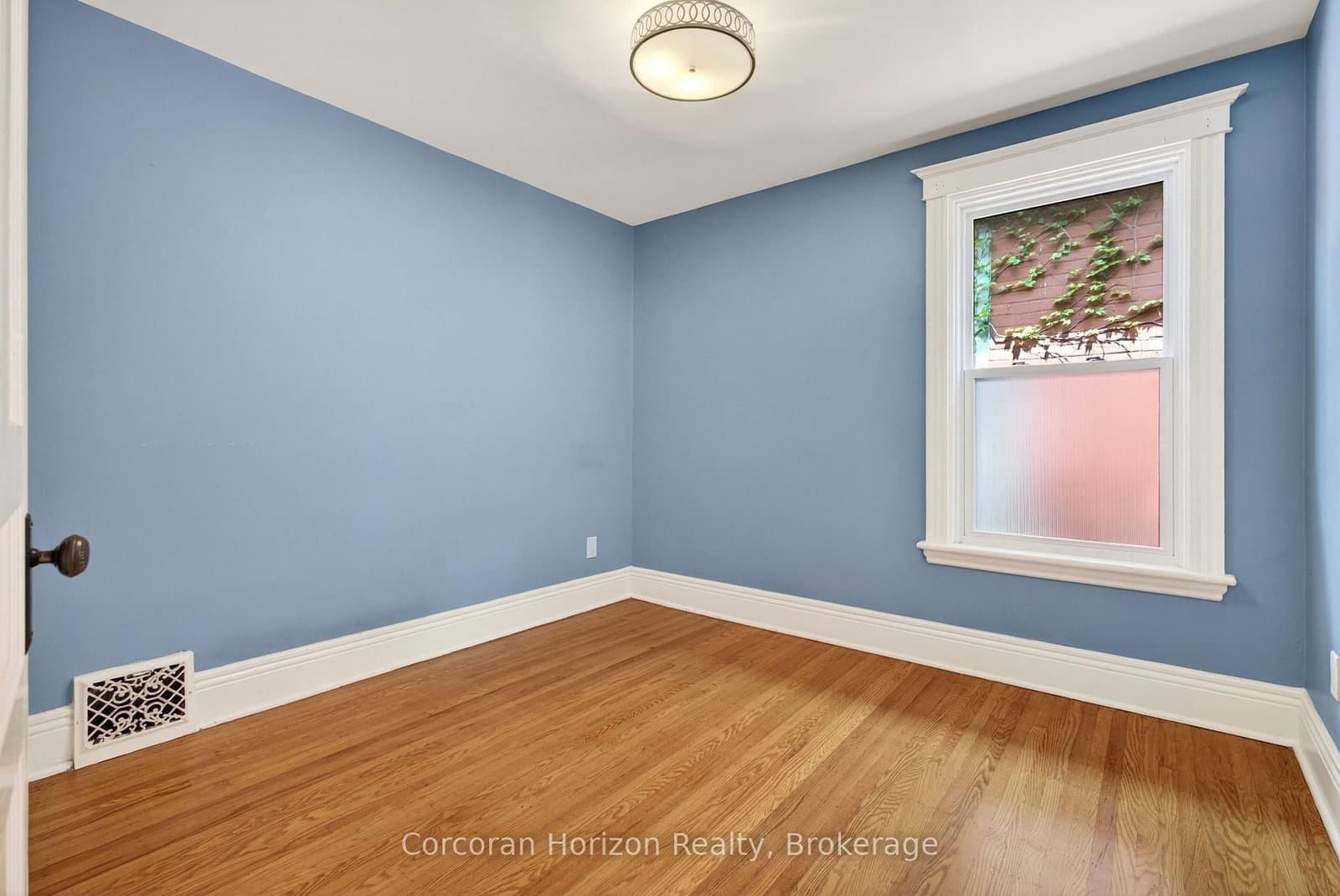 520 John Street N thumbnail 31