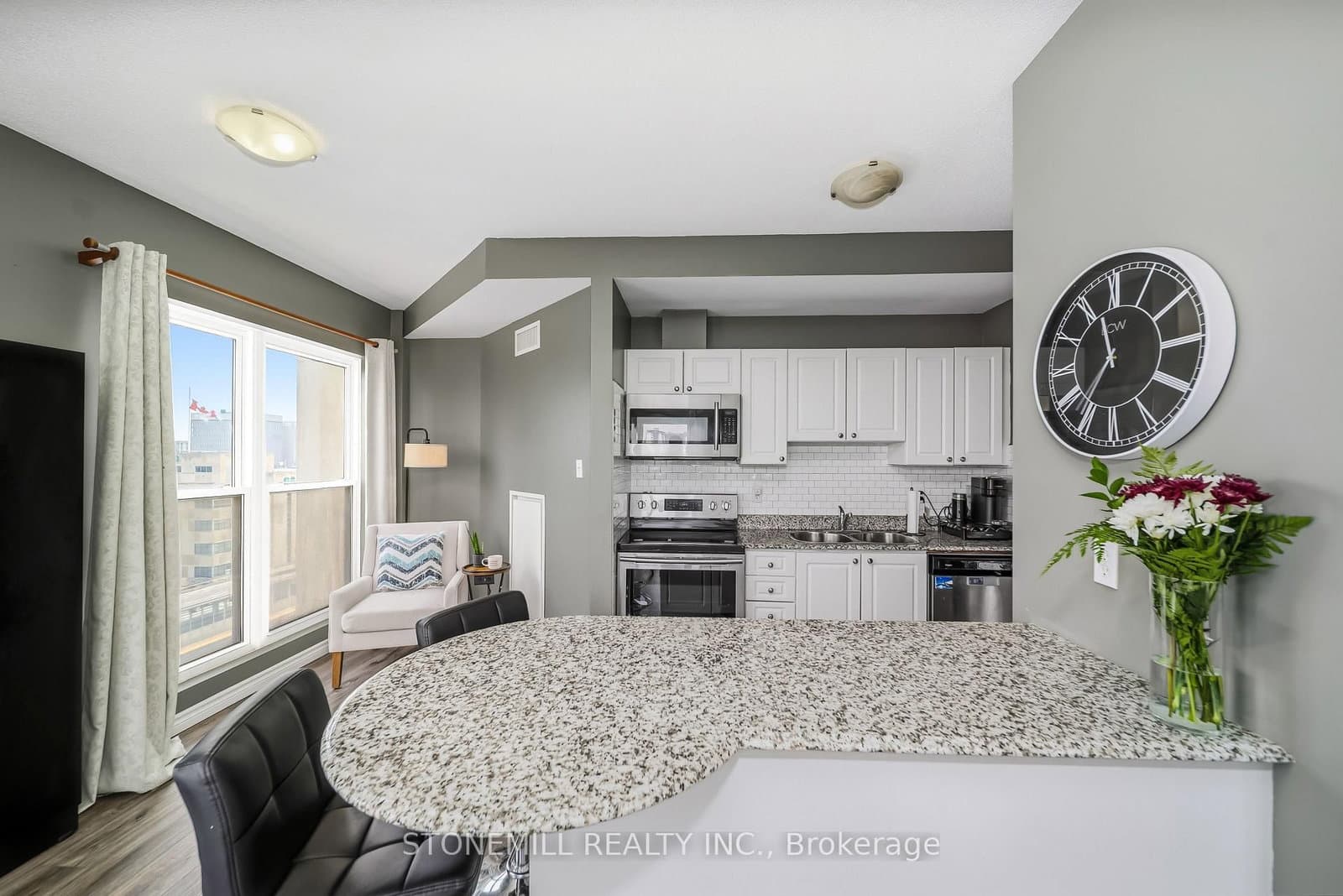 135 James Street S, Unit 701 thumbnail 20