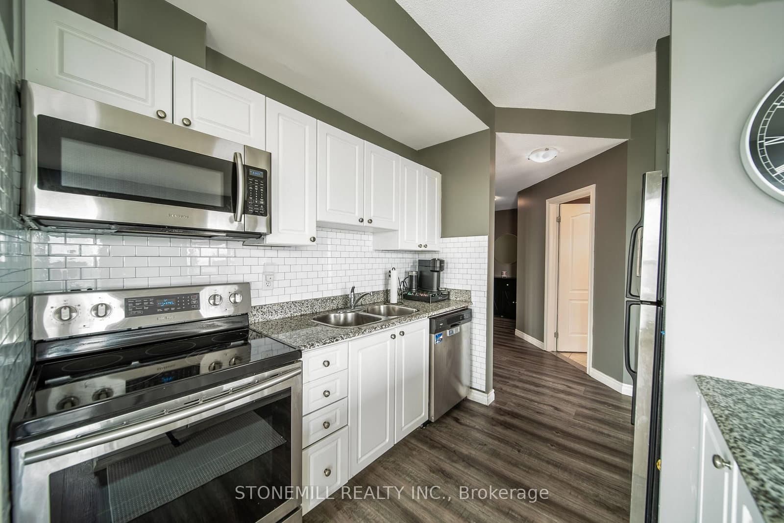 135 James Street S, Unit 701 thumbnail 21