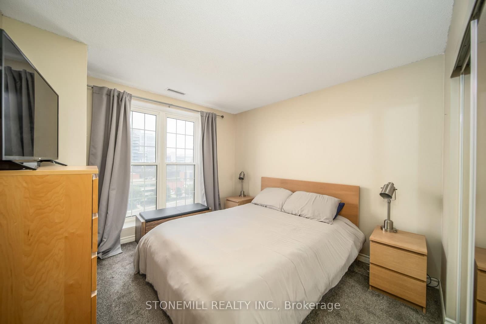 135 James Street S, Unit 701 thumbnail 22