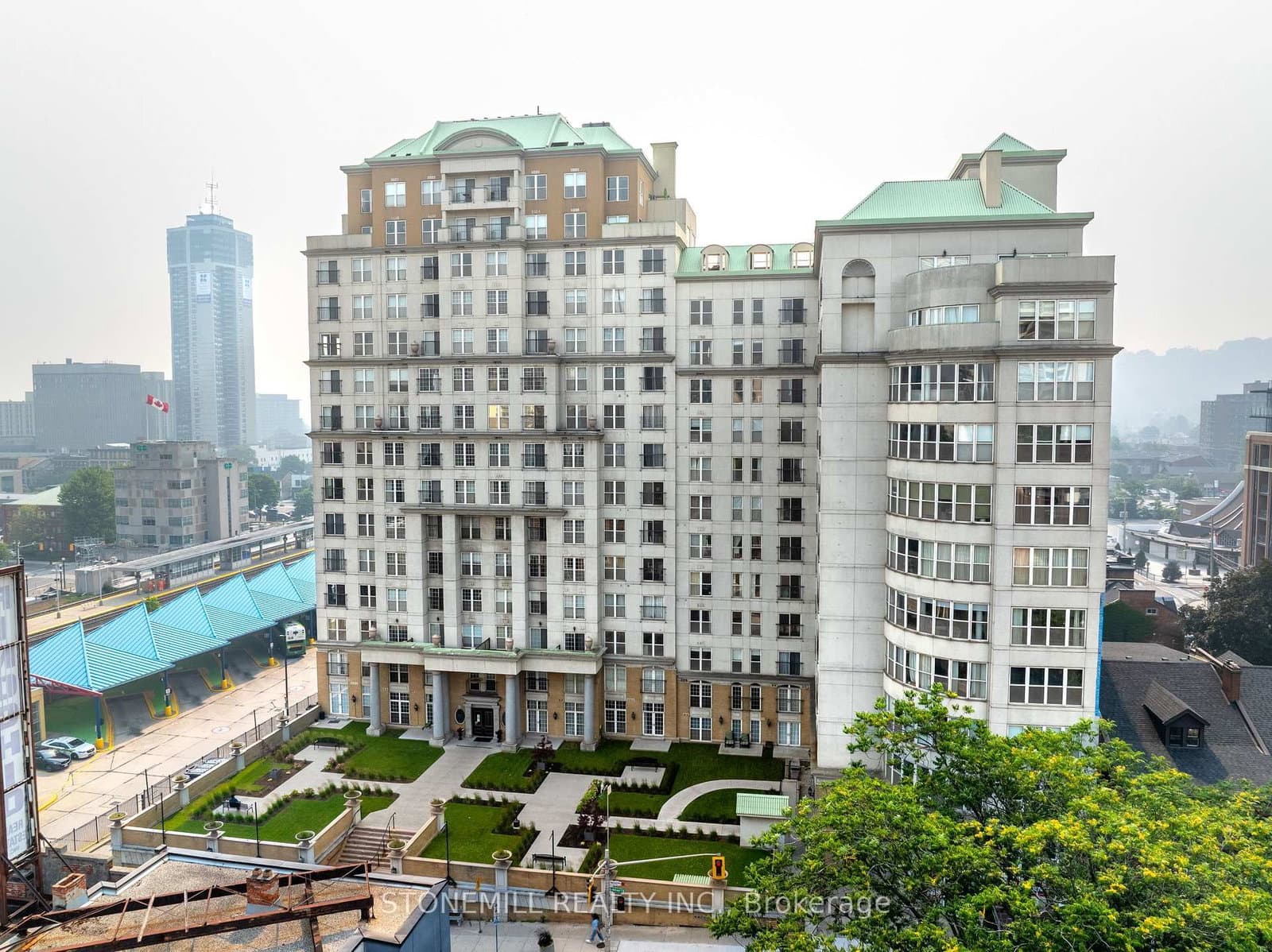 135 James Street S, Unit 701 thumbnail 32