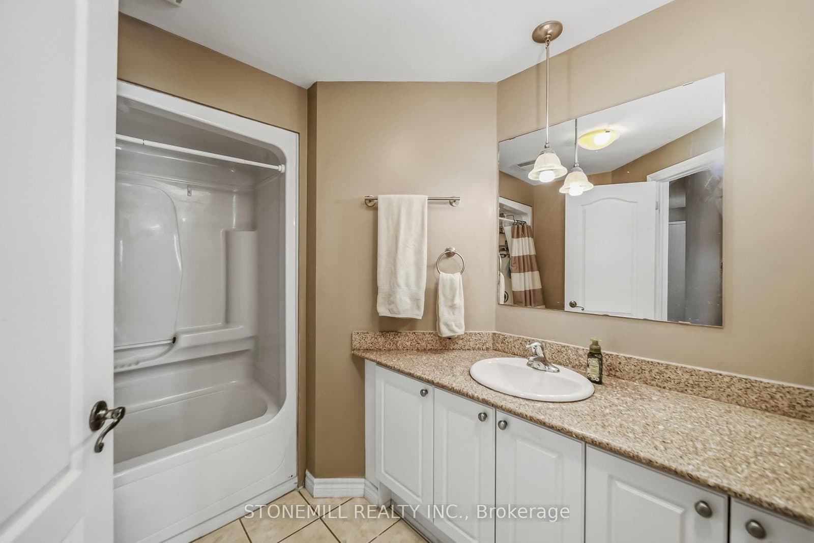 135 James Street S, Unit 701 thumbnail 9