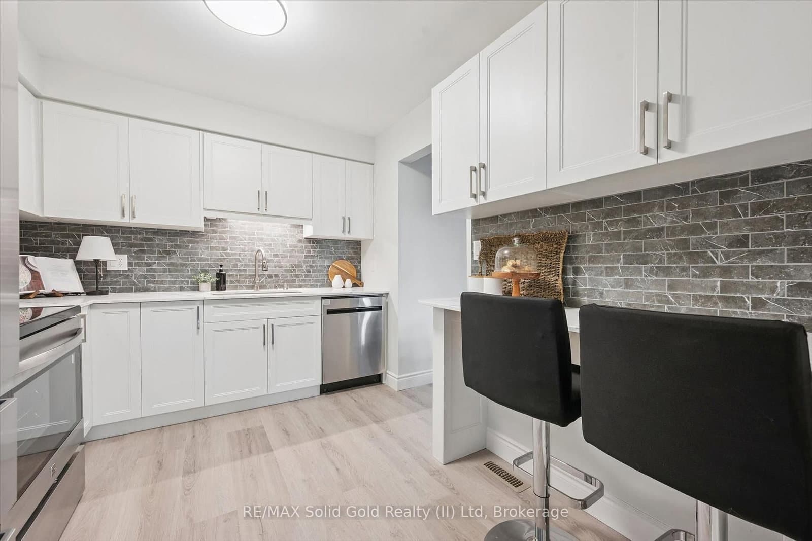 89 Woolwich Street, Unit 10 thumbnail 16