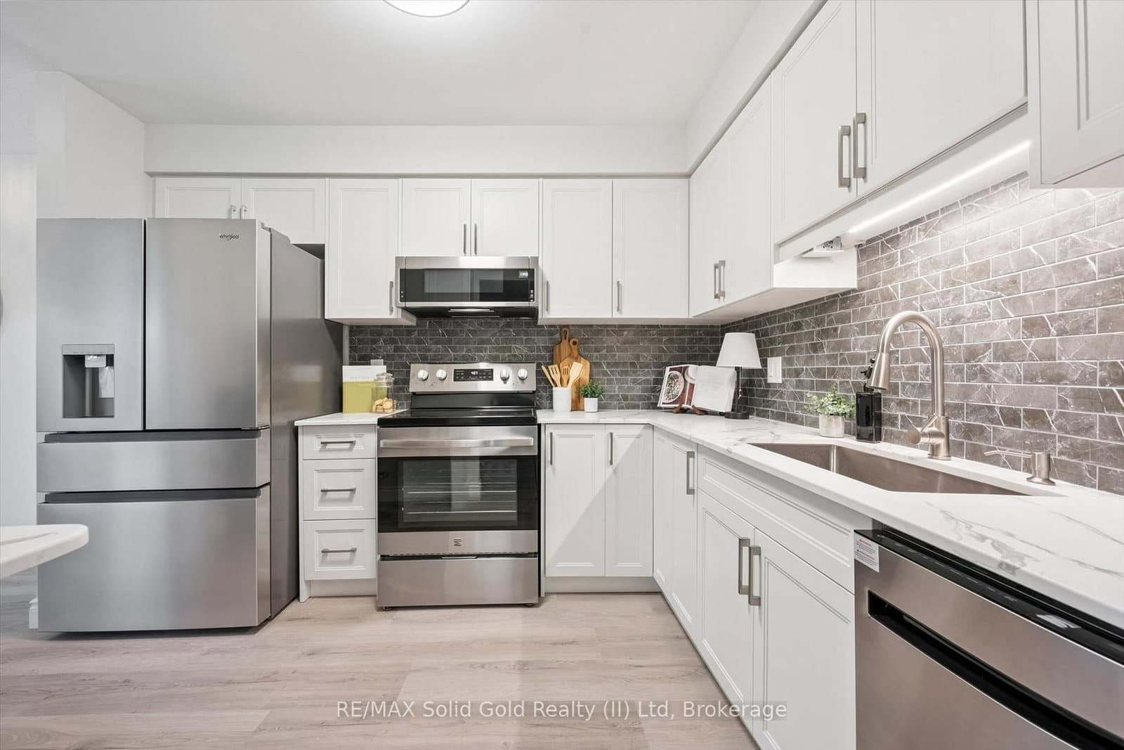 89 Woolwich Street, Unit 10 thumbnail 17
