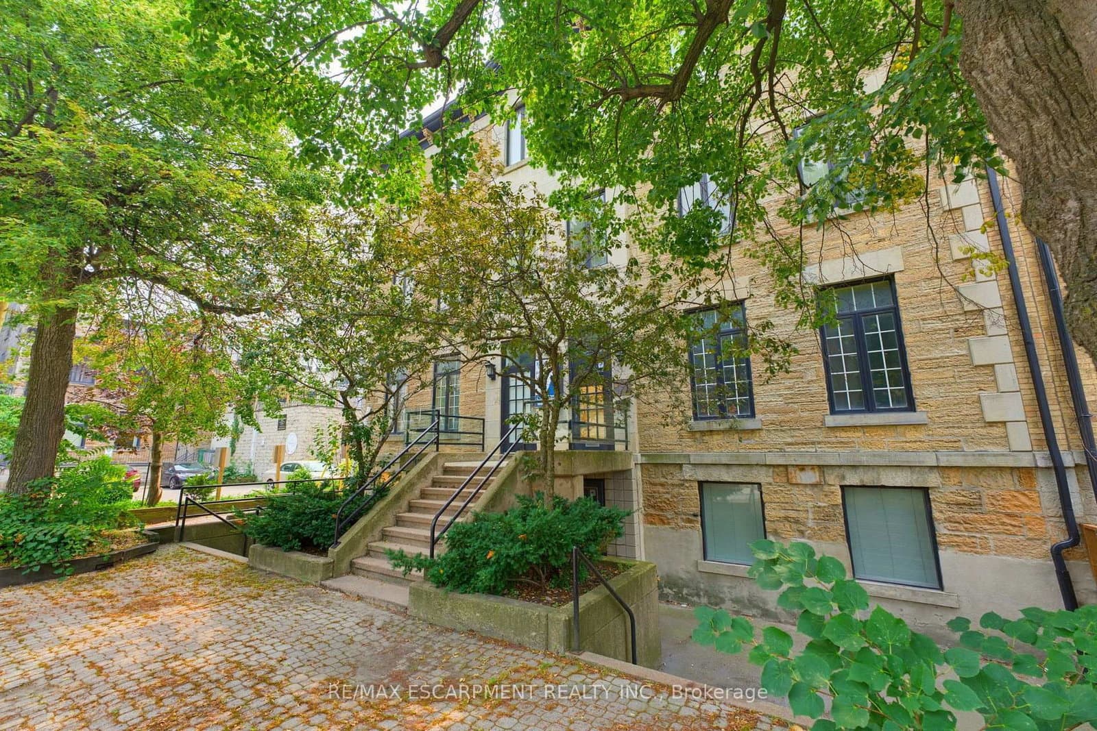 15 BOLD Street, Unit 13 thumbnail 6