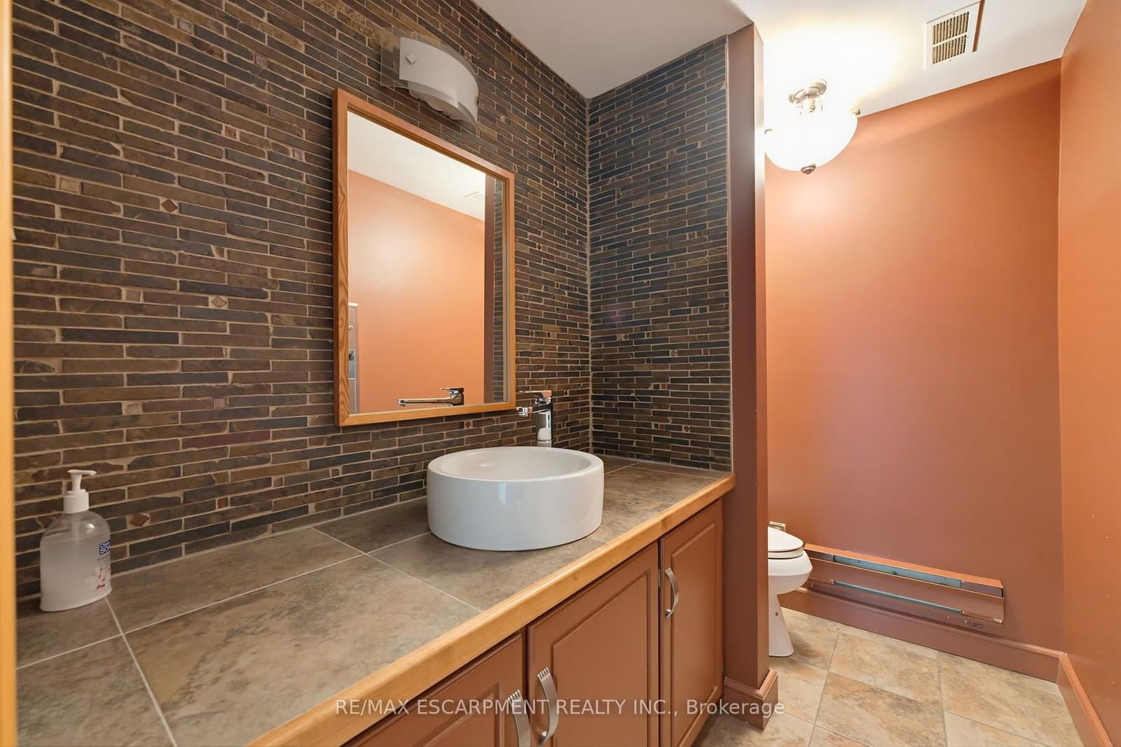 15 BOLD Street, Unit 13 thumbnail 19