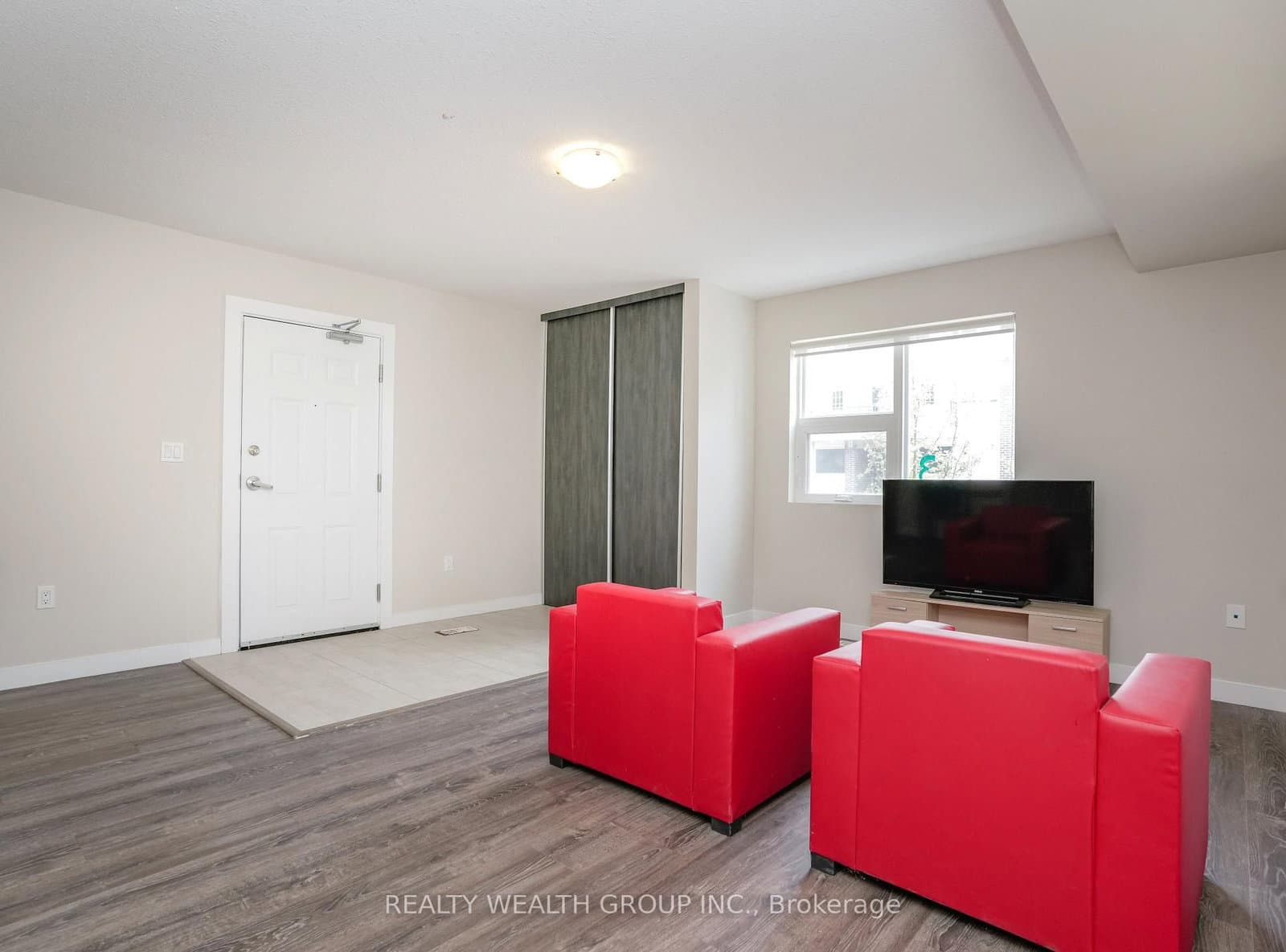 288 Albert Street, Unit 113 thumbnail 12