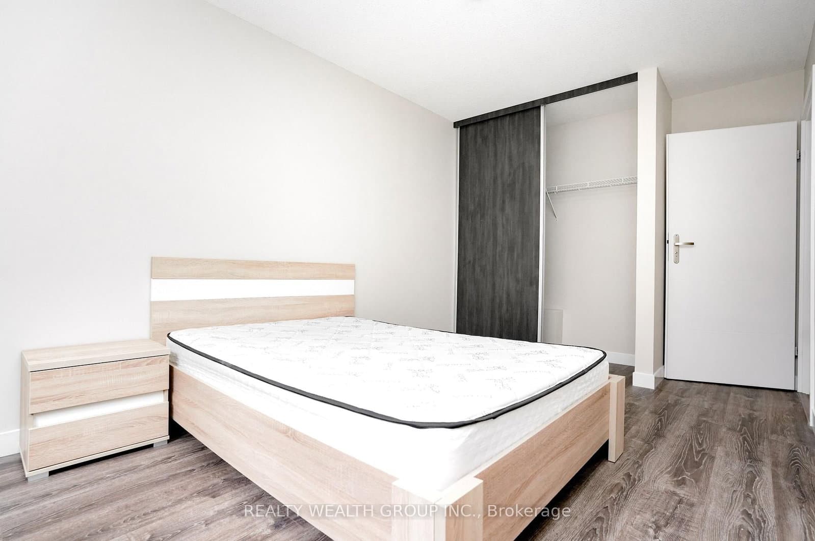 288 Albert Street, Unit 113 thumbnail 14