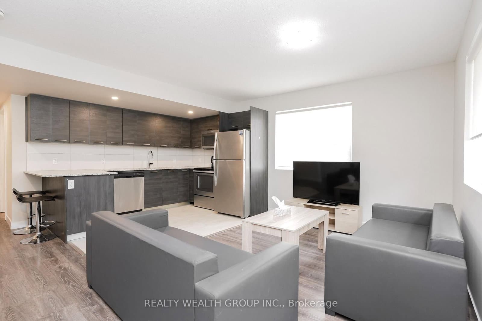 288 Albert Street, Unit 113 thumbnail 3