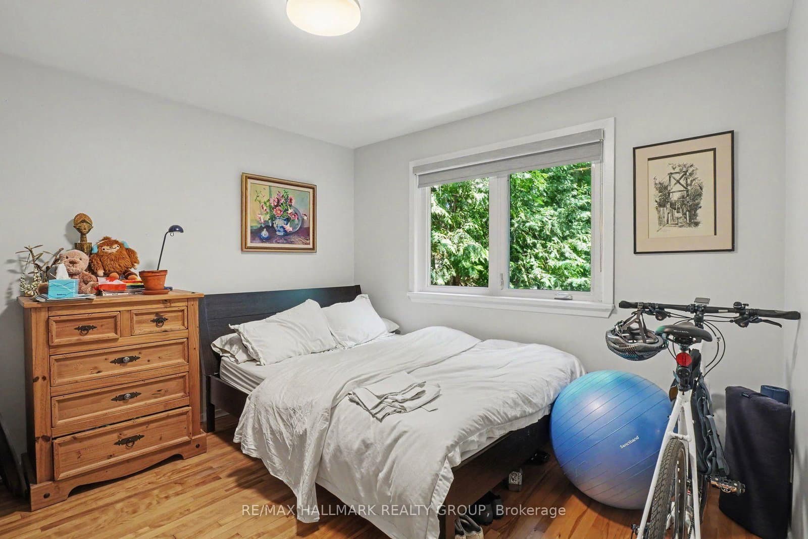 657 Golden Avenue thumbnail 13