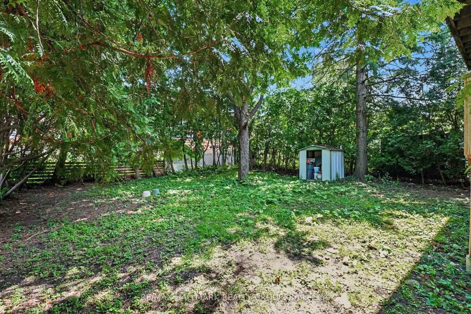 657 Golden Avenue thumbnail 30