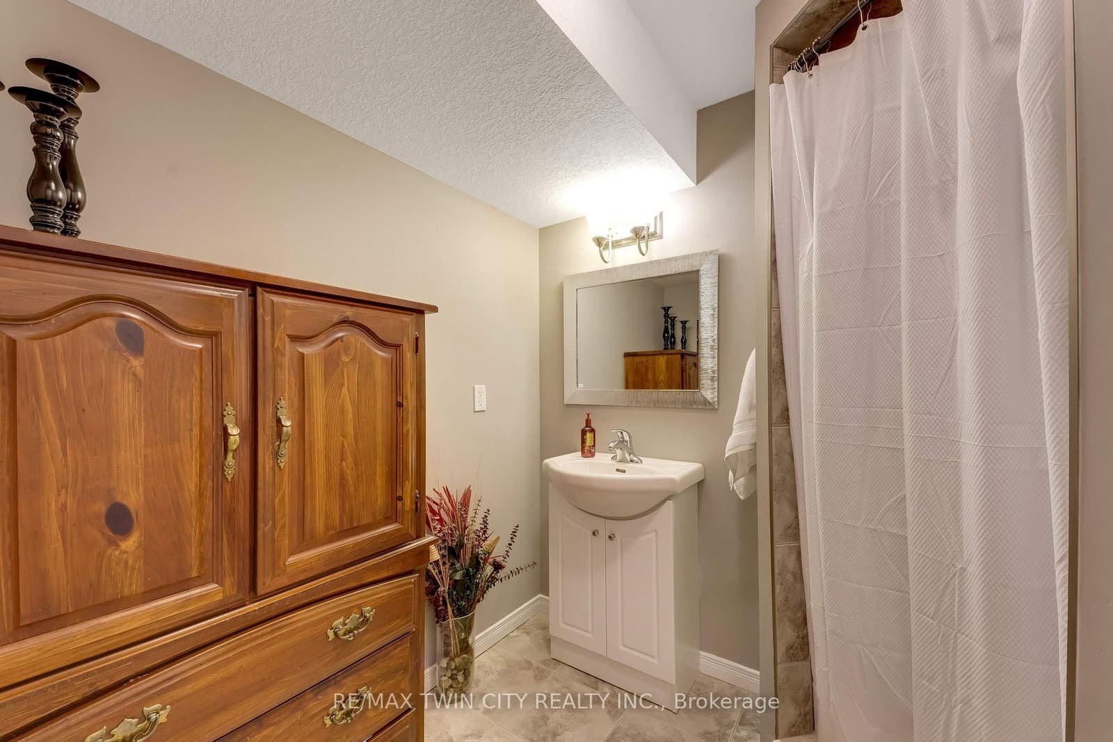 168 Maitland Street thumbnail 31