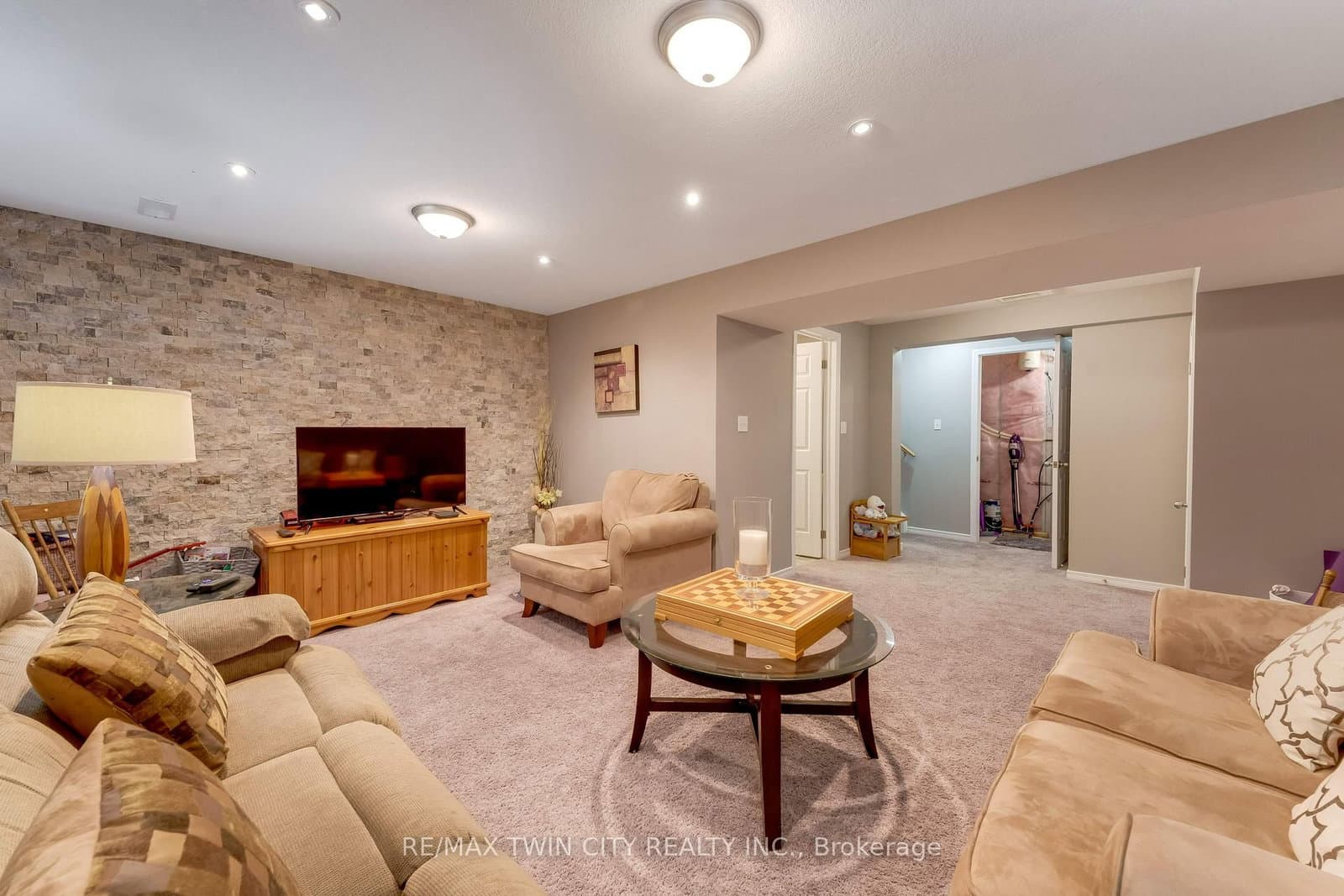 168 Maitland Street thumbnail 32