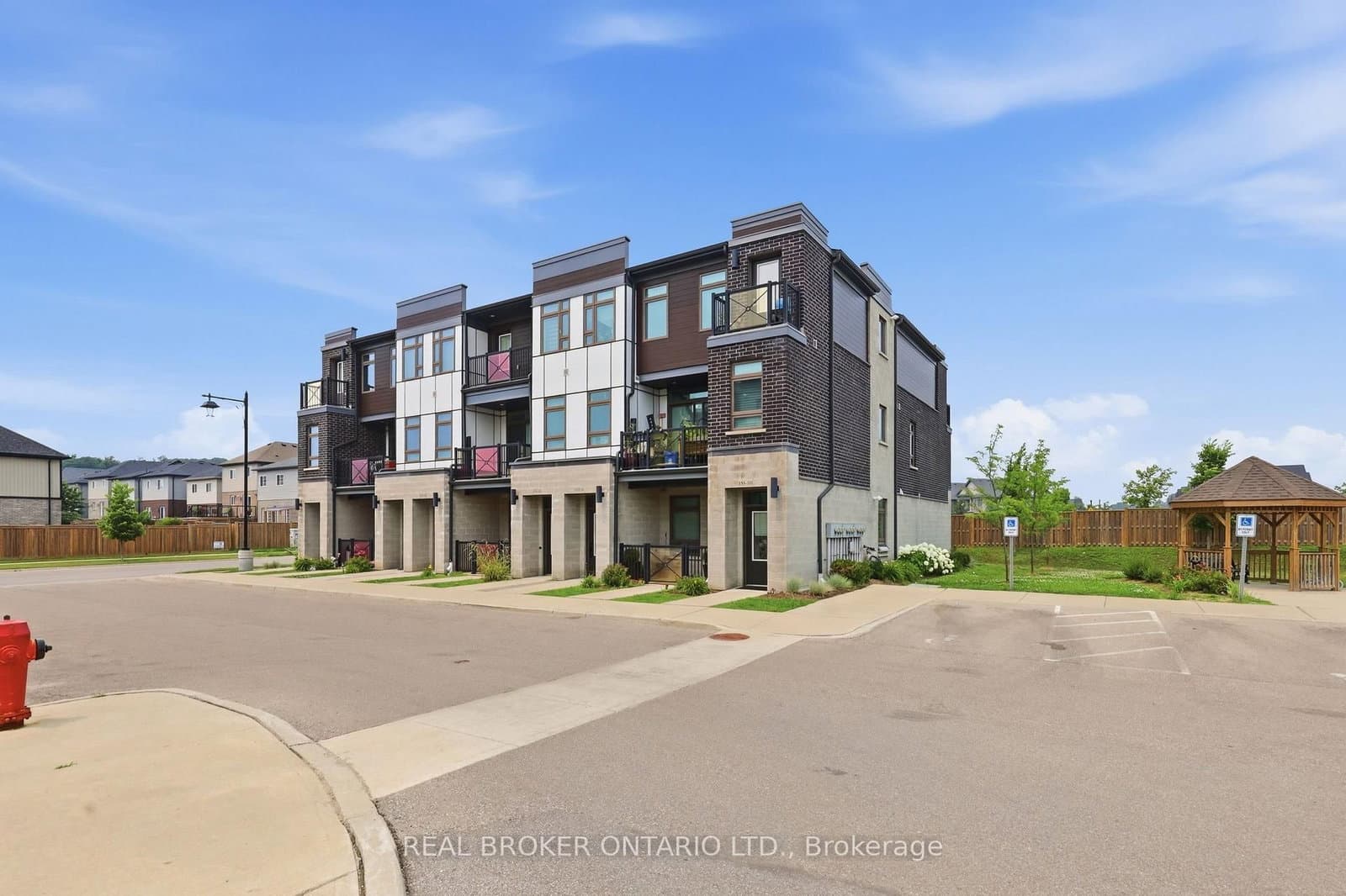 155 SE Thomas Slee Drive SE, Unit 1 G - Image 1