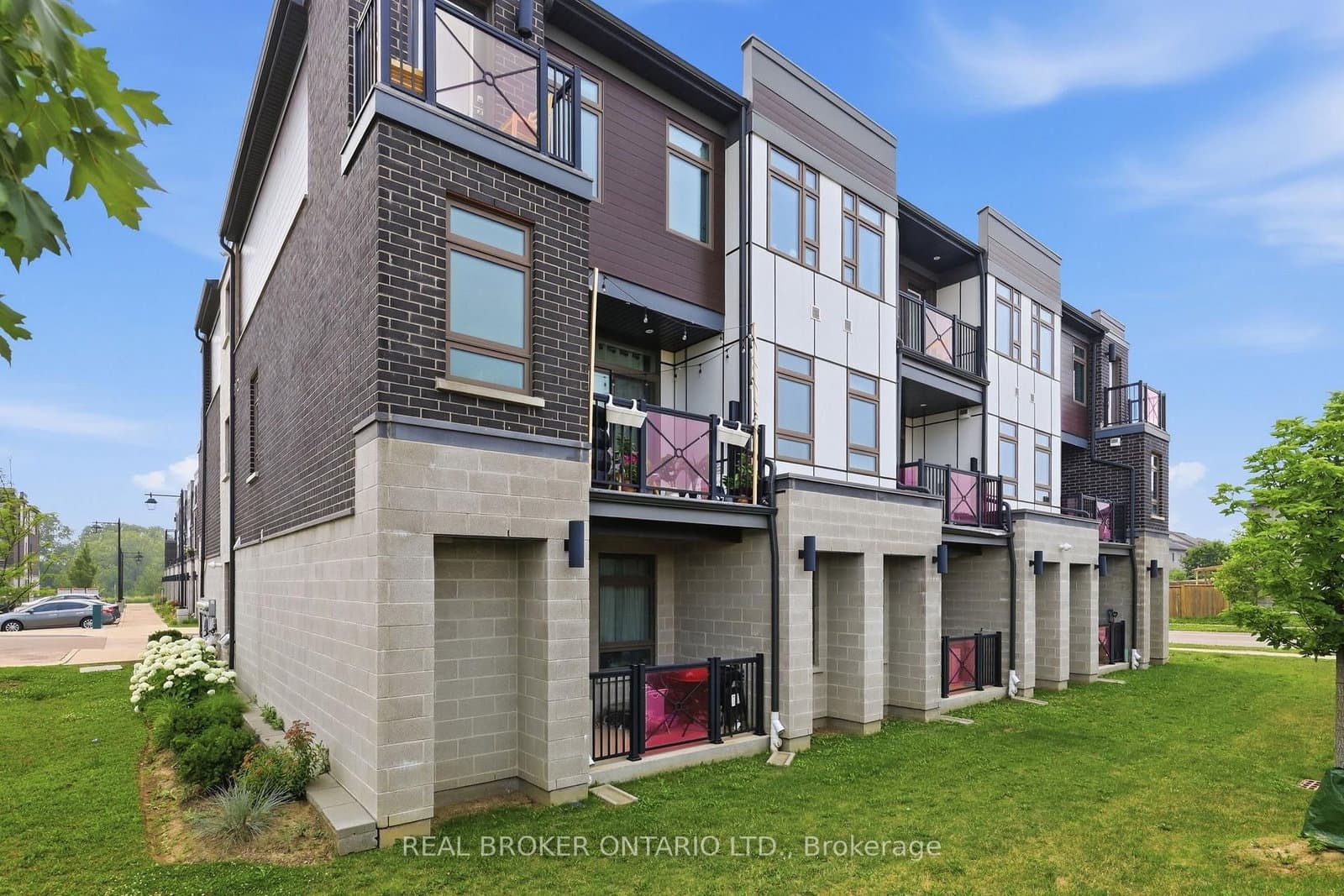 155 SE Thomas Slee Drive SE, Unit 1 G thumbnail 3