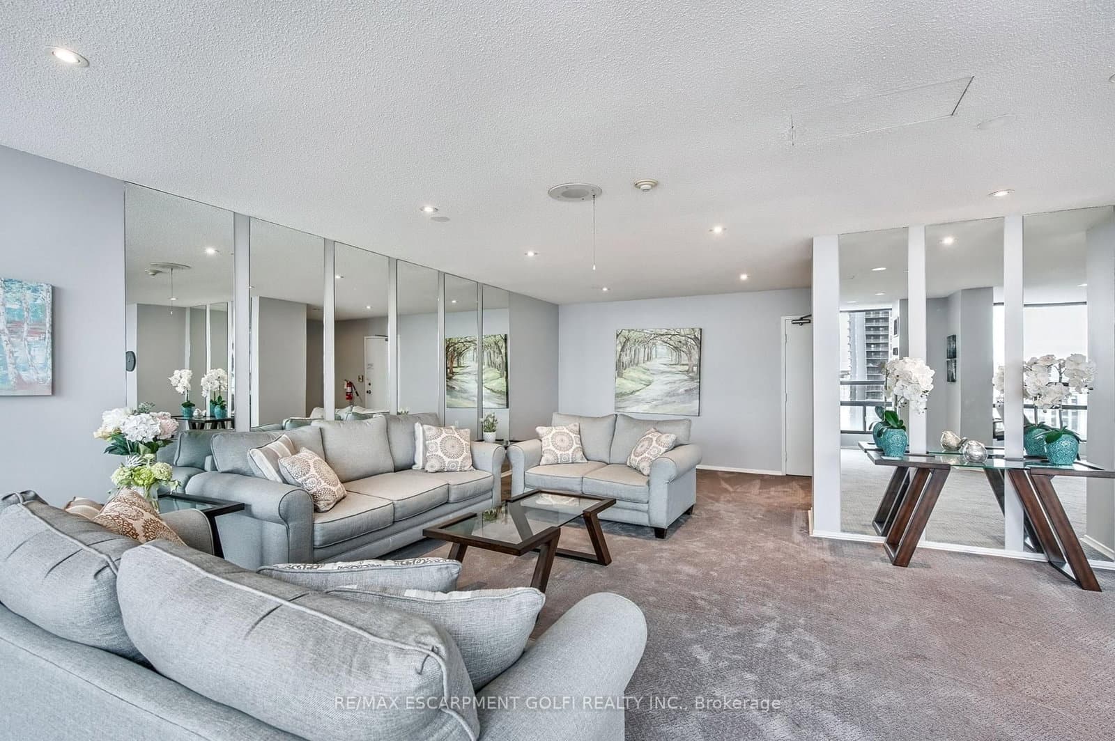 222 Jackson Street W, Unit 305 thumbnail 23