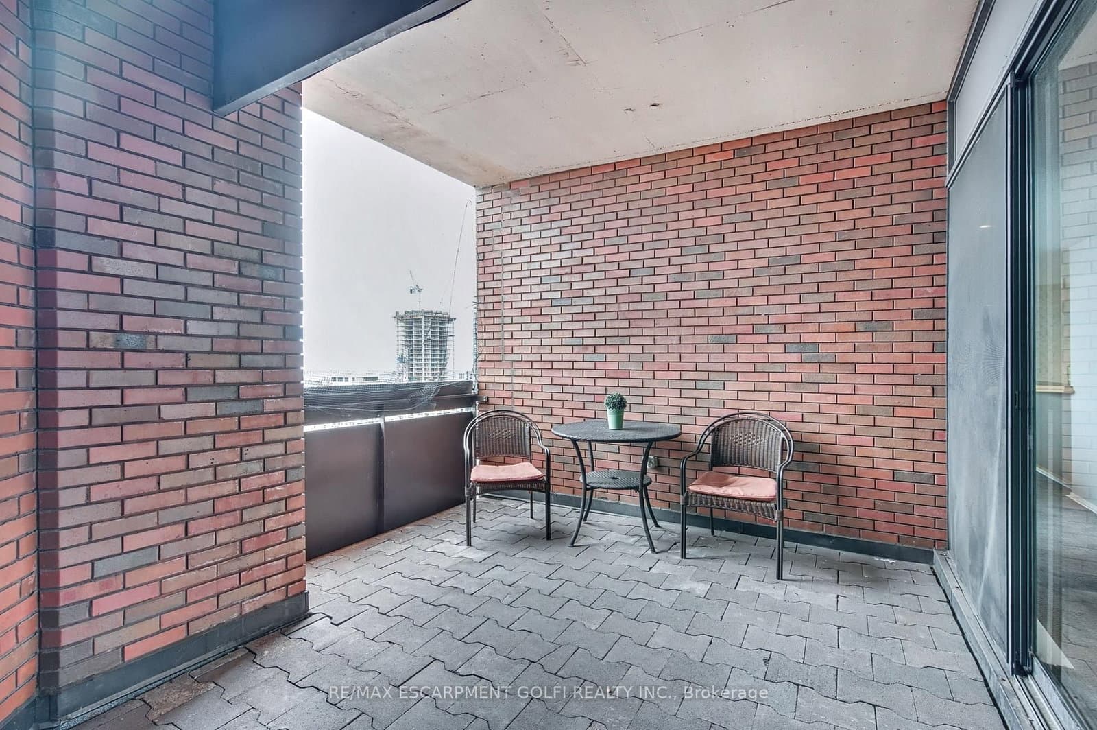 222 Jackson Street W, Unit 305 thumbnail 26