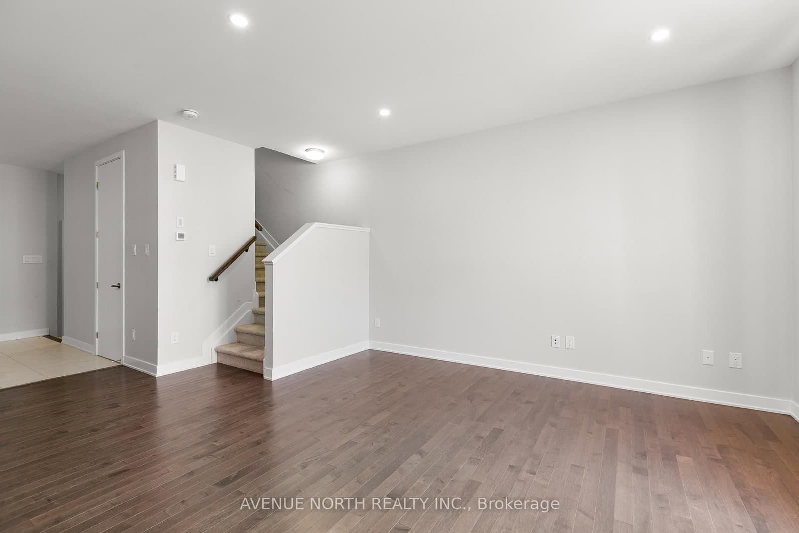 834 Bascule Place thumbnail 3