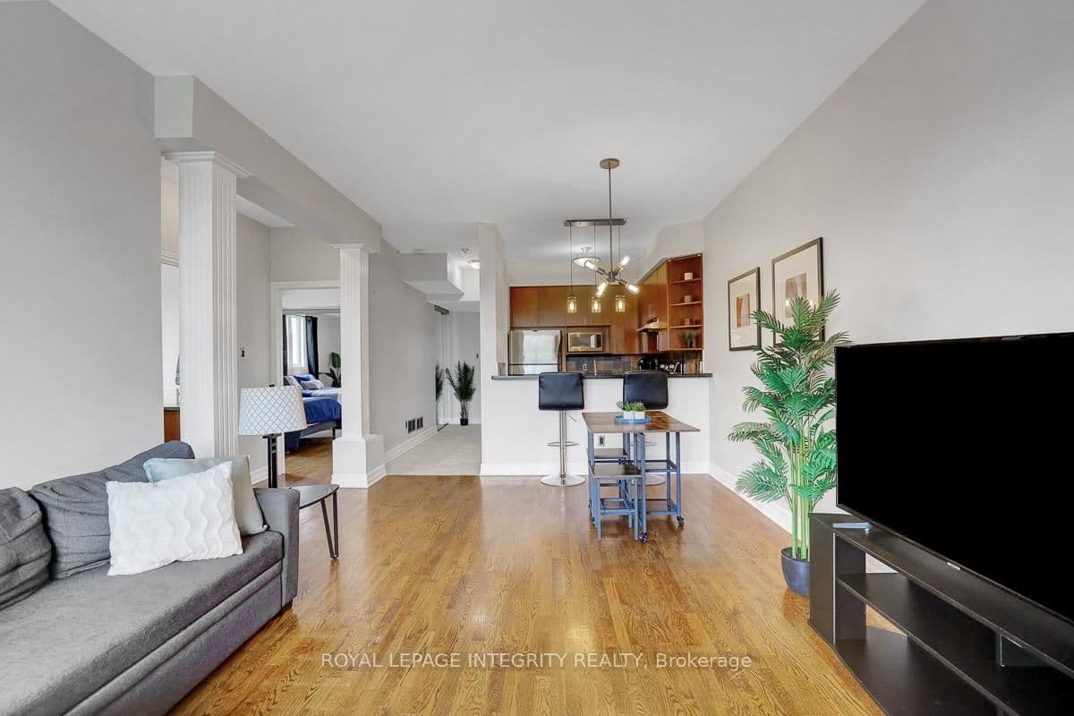711 Churchill Avenue N, Unit 402 thumbnail 10