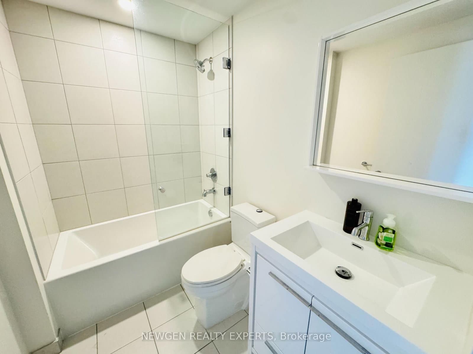 212 King William Street, Unit 1220 thumbnail 10