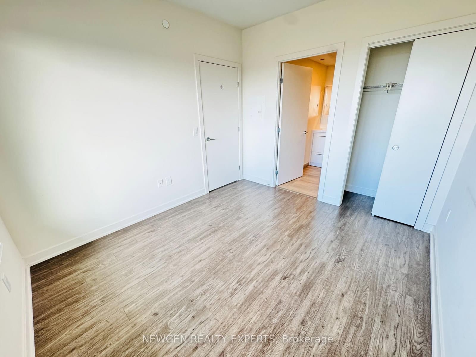 212 King William Street, Unit 1220 thumbnail 11