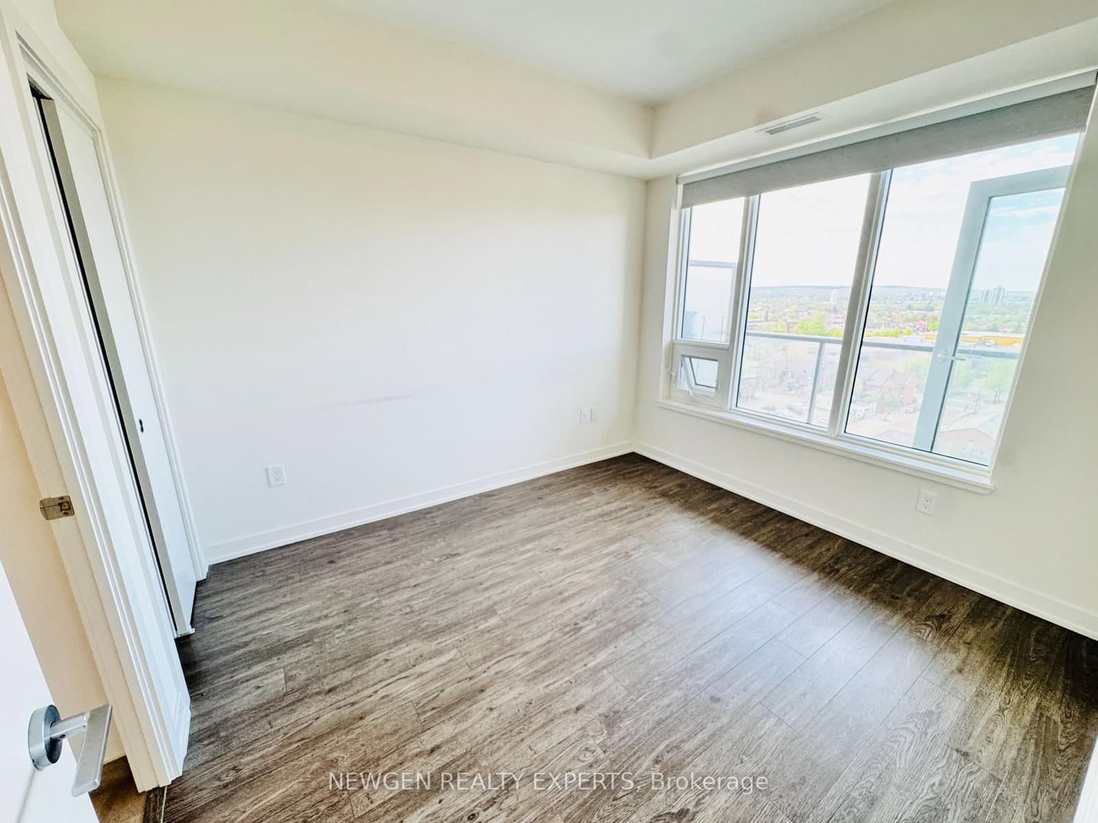 212 King William Street, Unit 1220 thumbnail 12
