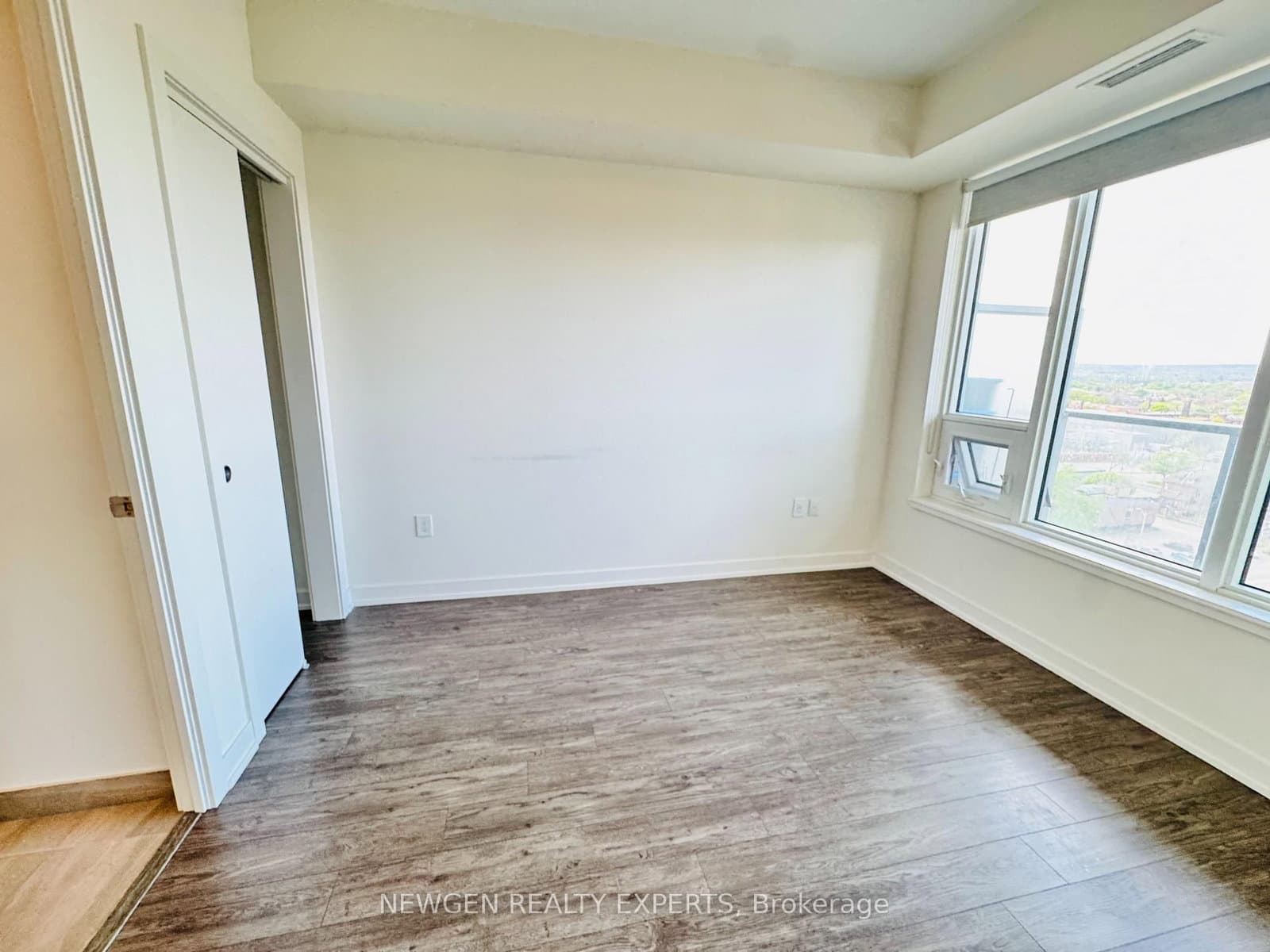 212 King William Street, Unit 1220 thumbnail 14