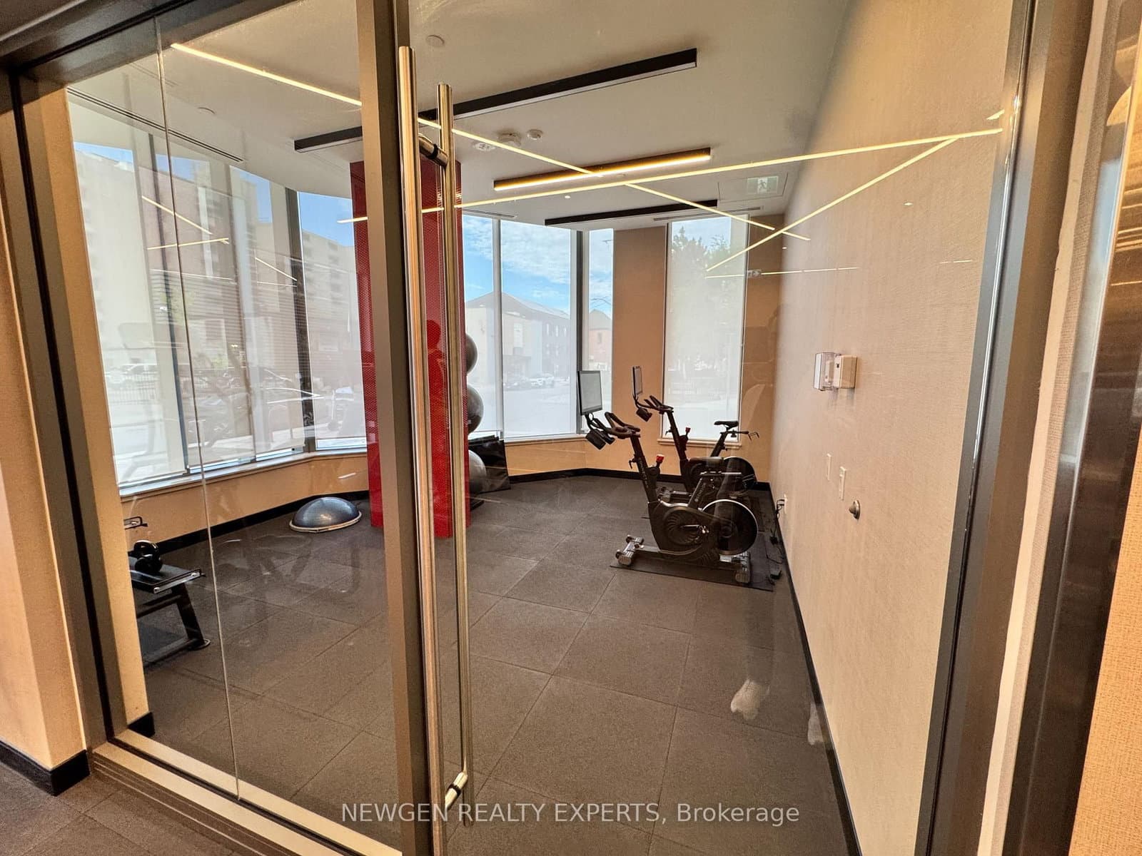 212 King William Street, Unit 1220 thumbnail 20