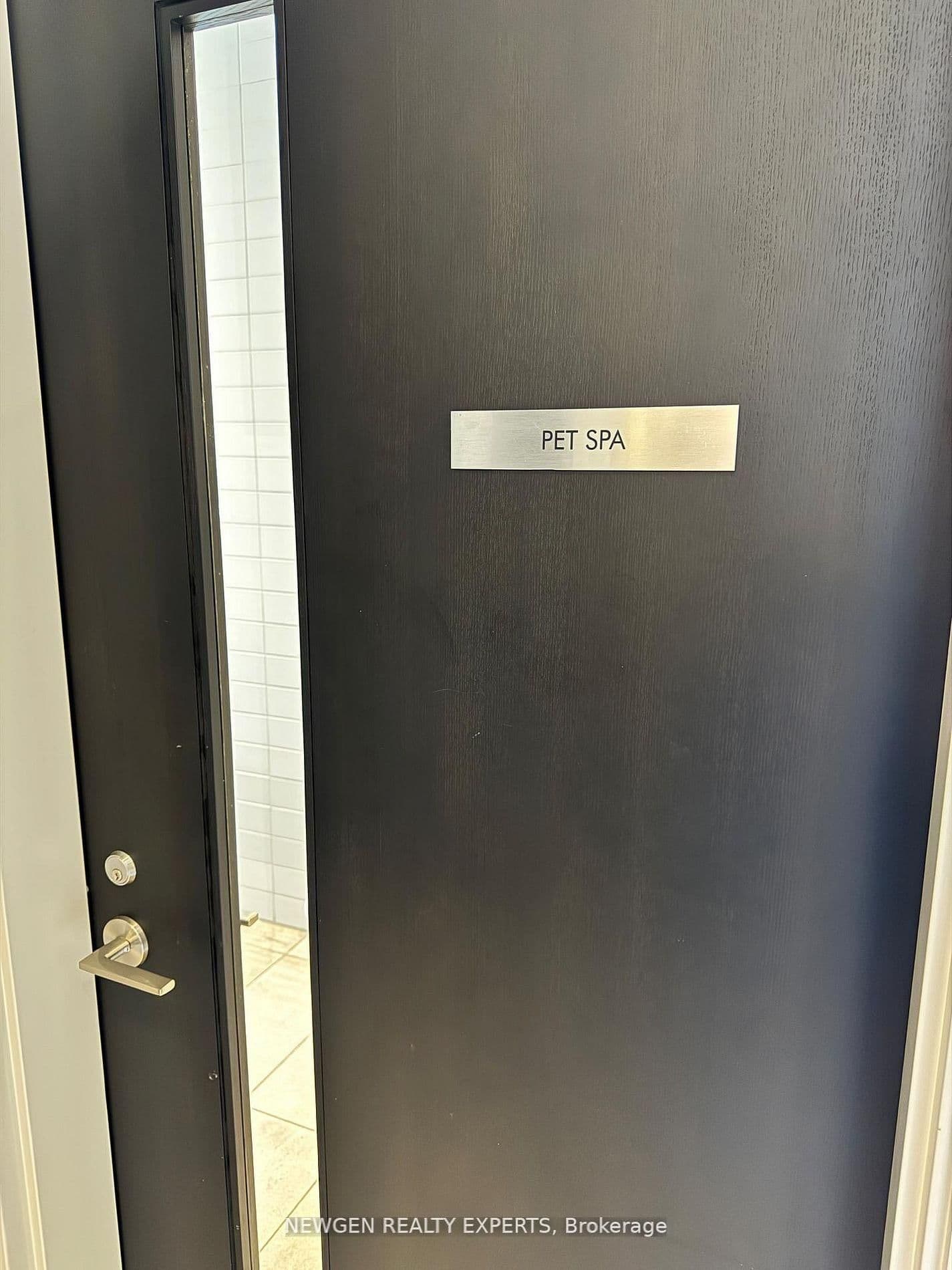212 King William Street, Unit 1220 thumbnail 23