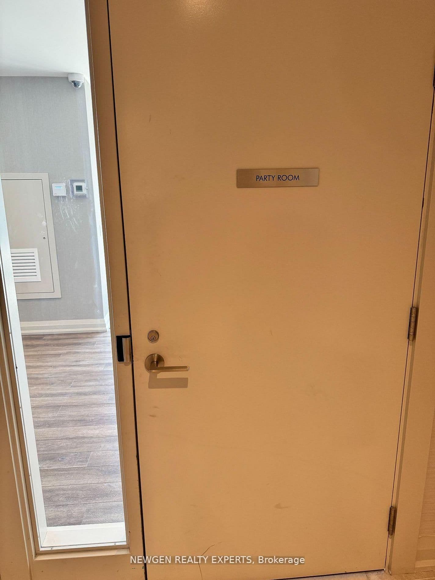 212 King William Street, Unit 1220 thumbnail 24
