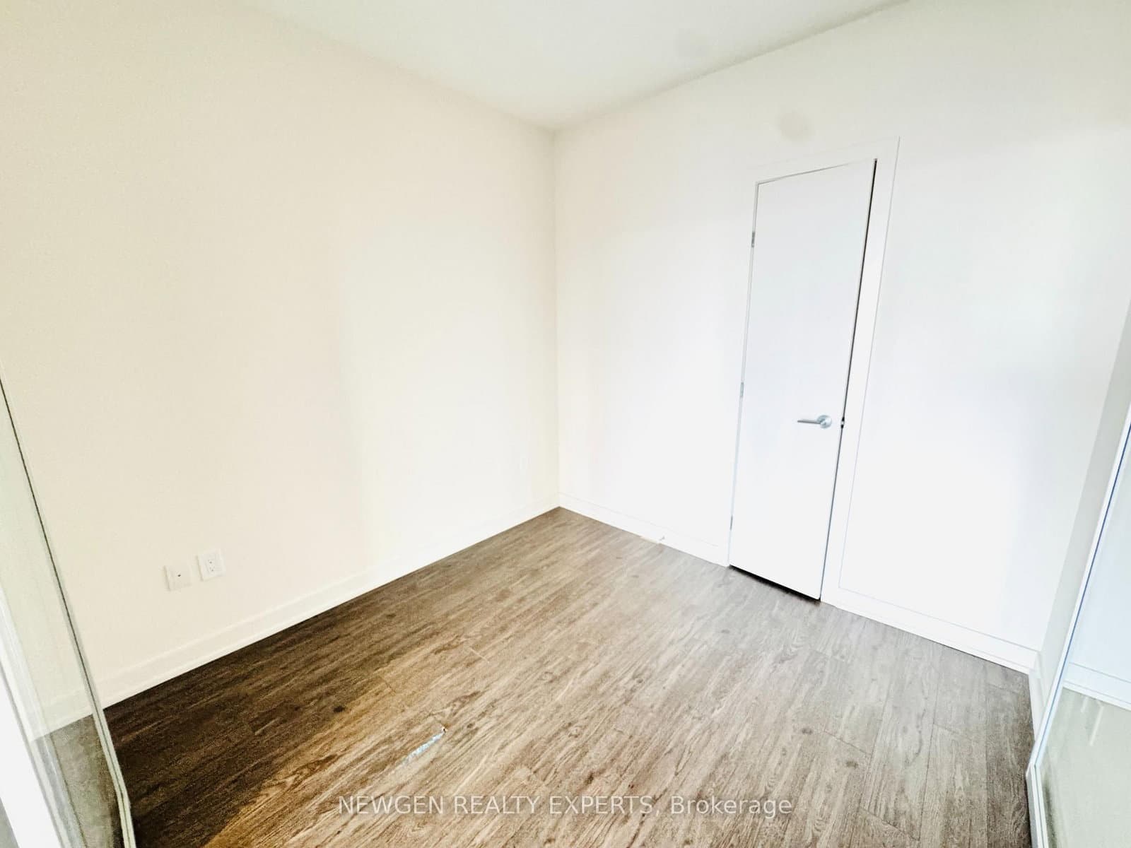 212 King William Street, Unit 1220 thumbnail 9