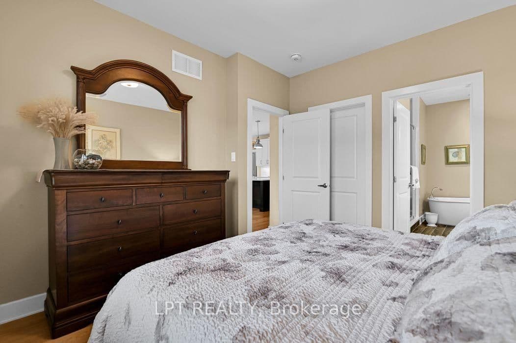 608 Robert Hill Street thumbnail 32