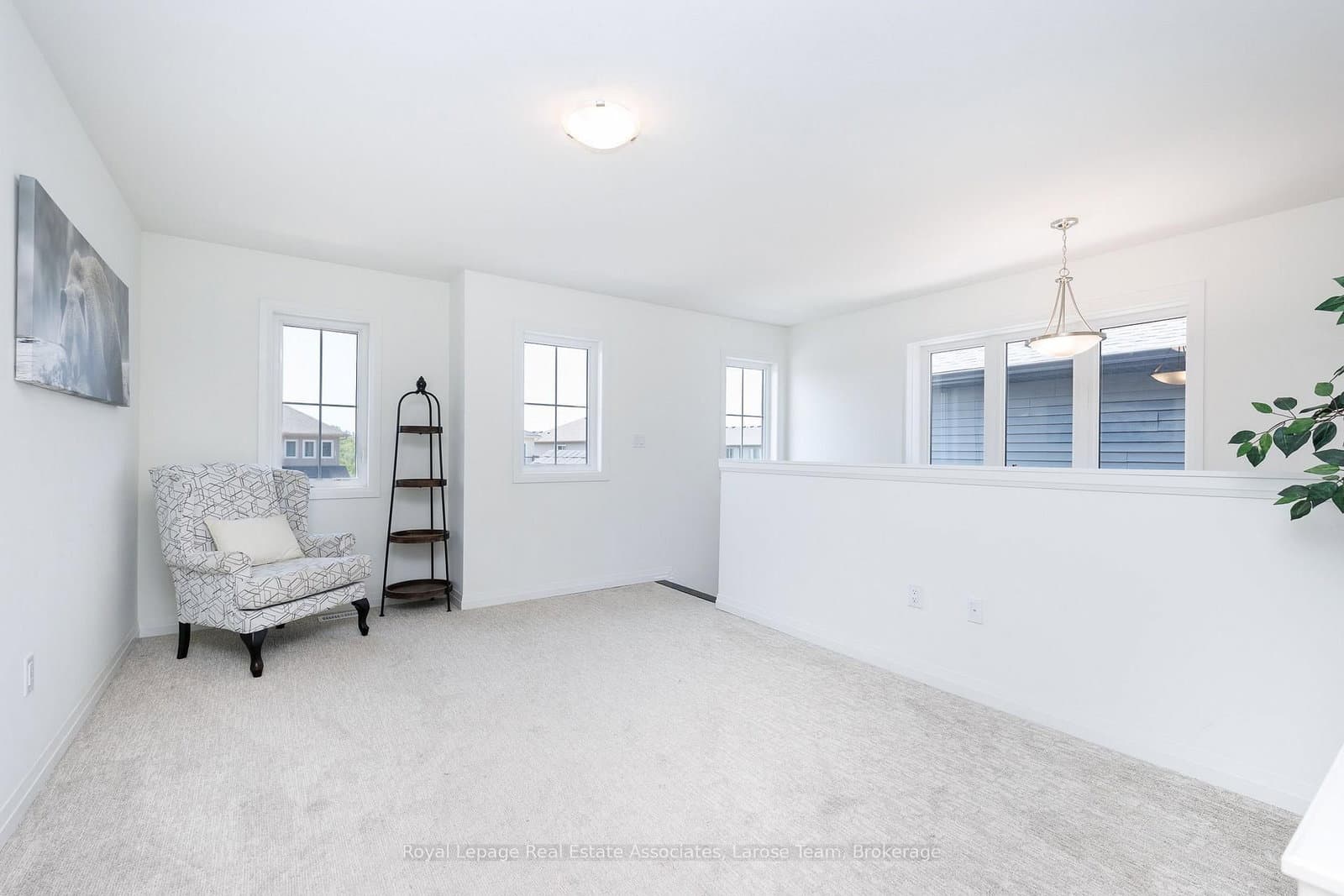 31 Willson Drive, Unit Main and 2nd Floor, thumbnail 14