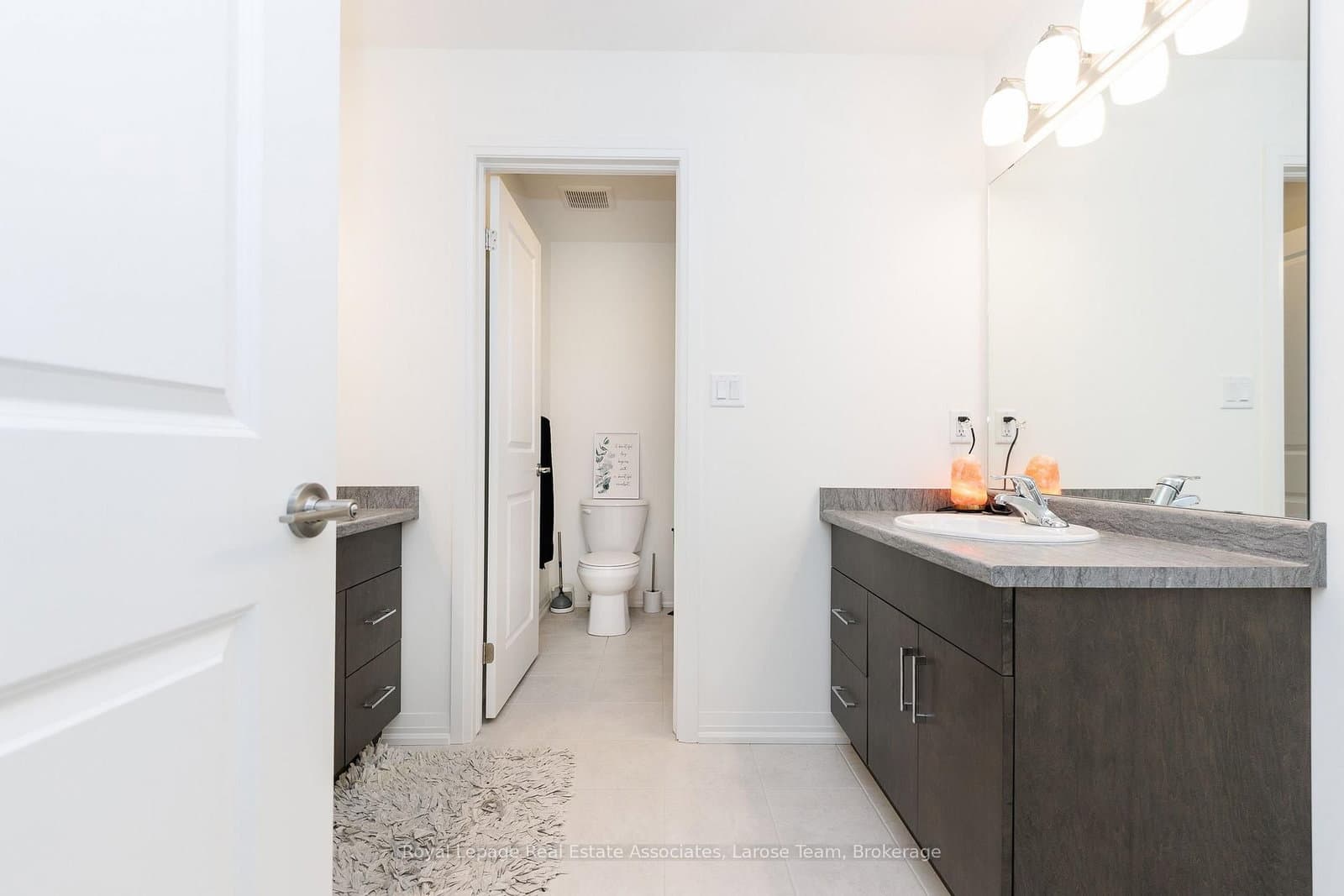 31 Willson Drive, Unit Main and 2nd Floor, thumbnail 22