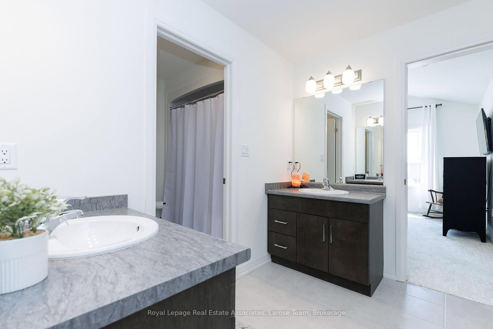 31 Willson Drive, Unit Main and 2nd Floor, thumbnail 23