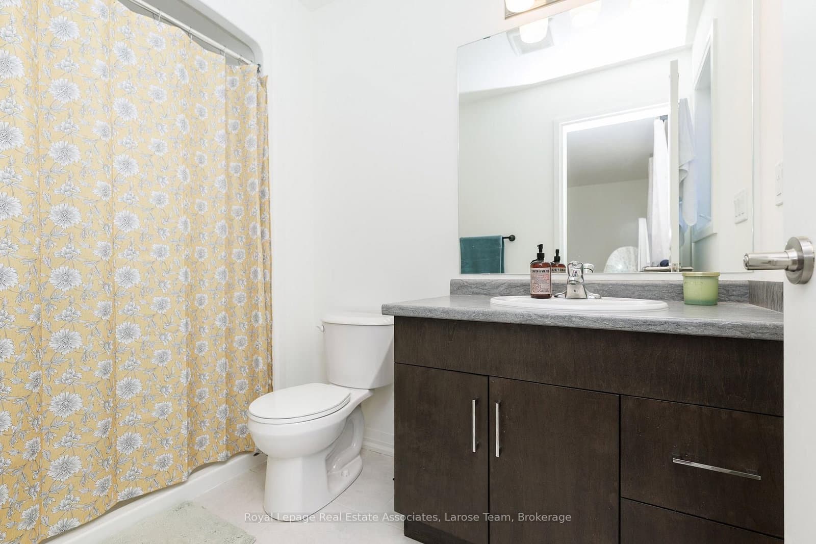 31 Willson Drive, Unit Main and 2nd Floor, thumbnail 26