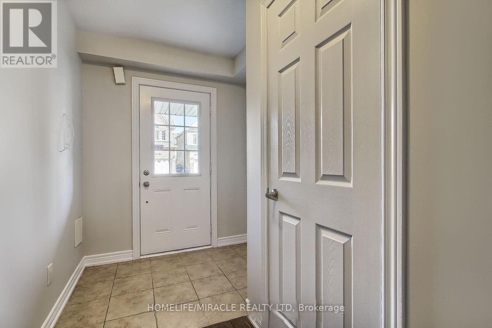 70 Knotty Pine Avenue thumbnail 2