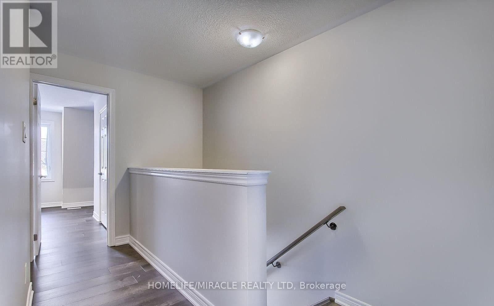 70 Knotty Pine Avenue thumbnail 20