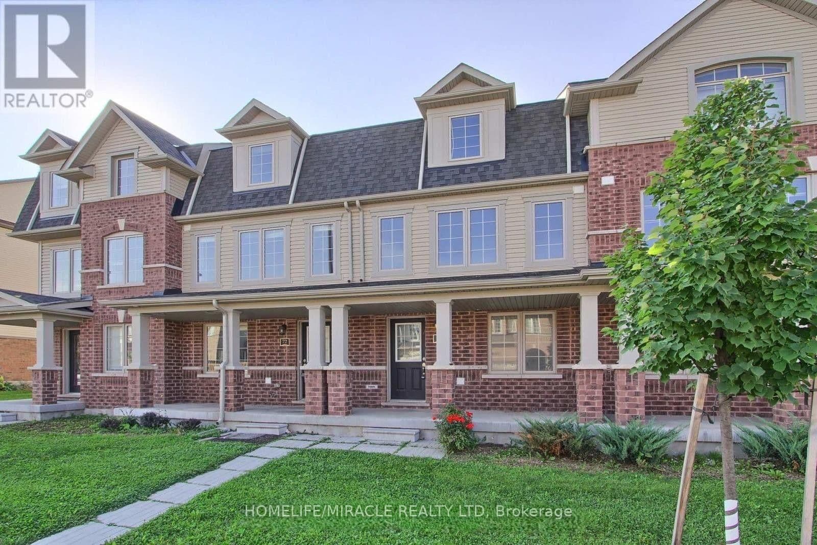 70 Knotty Pine Avenue thumbnail 27