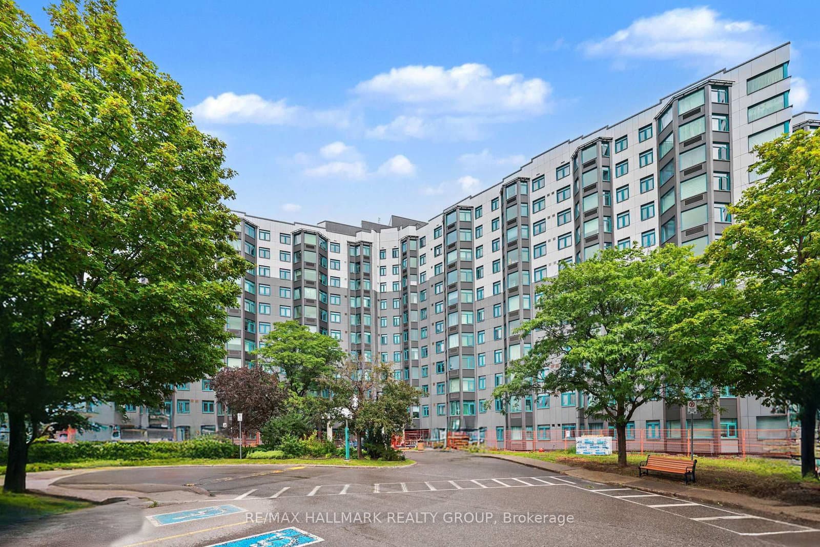 1025 Grenon Avenue, Unit 915 thumbnail 2
