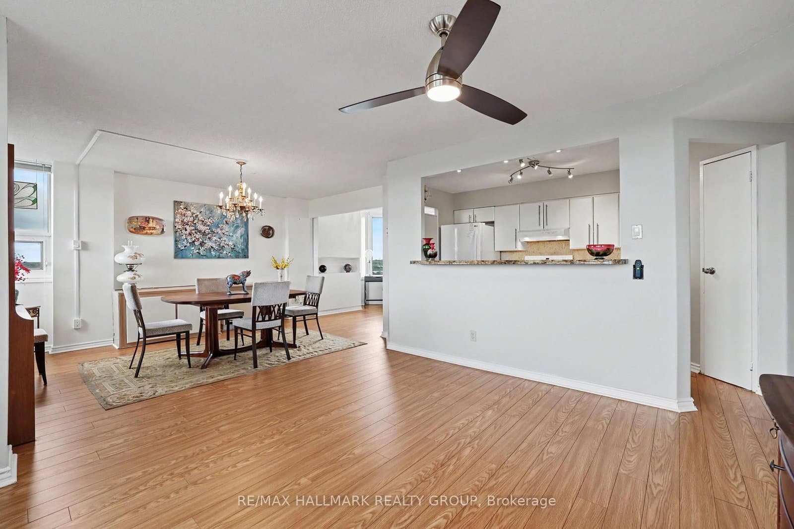 1025 Grenon Avenue, Unit 915 thumbnail 9