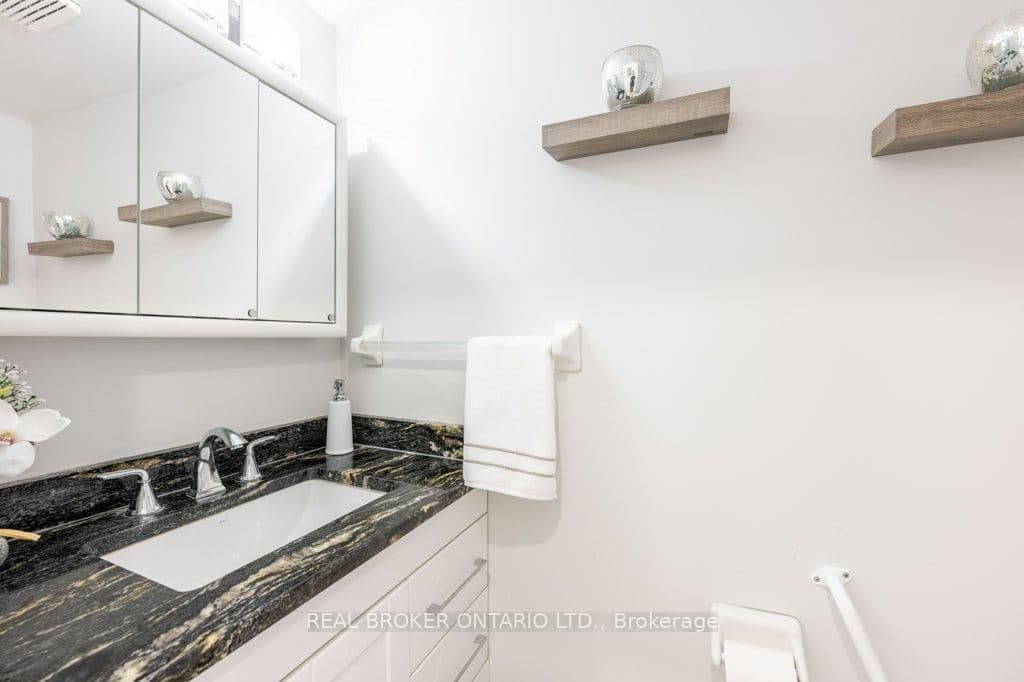 185 Highland Crescent, Unit 2 thumbnail 6