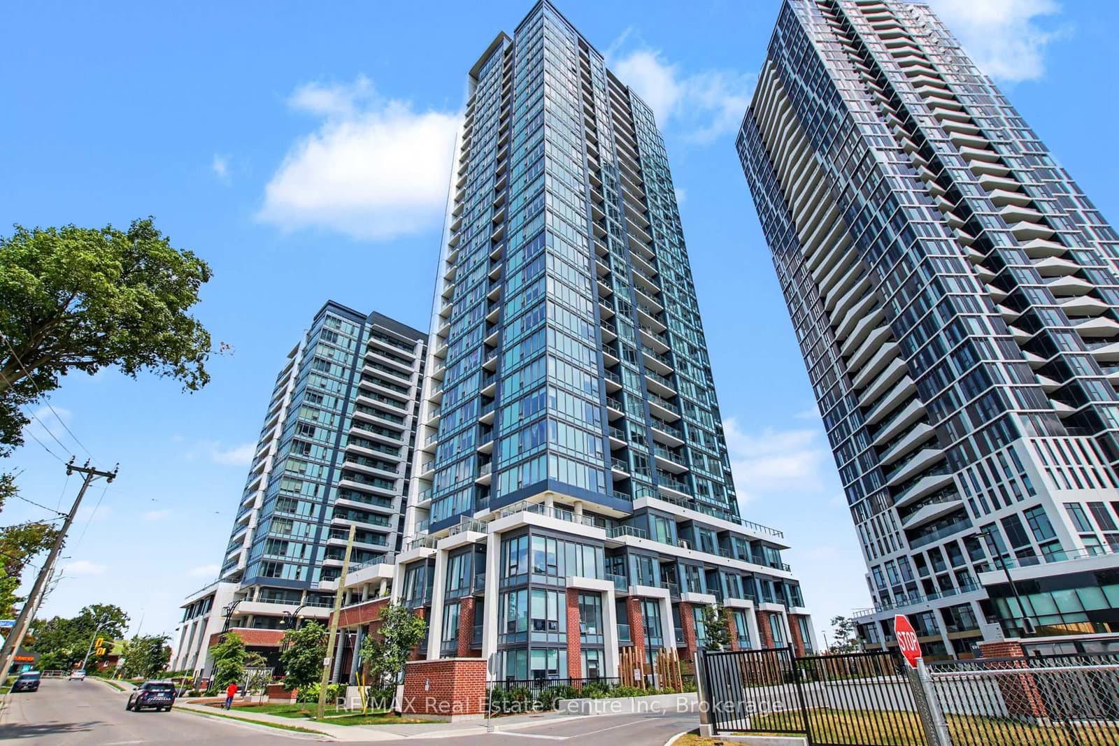 #2214 - 15 Wellington Street