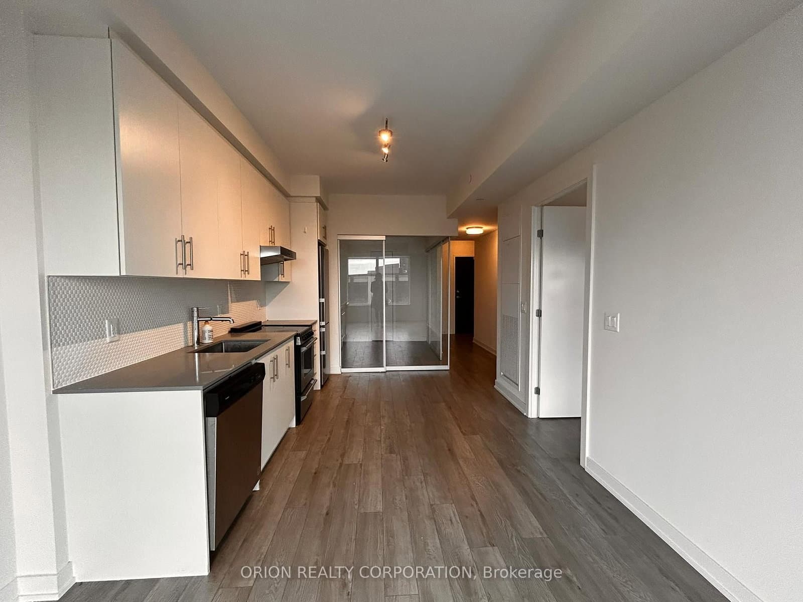 212 King William Street, Unit 620 thumbnail 10