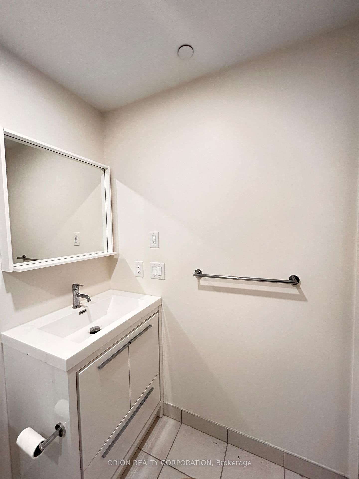 212 King William Street, Unit 620 thumbnail 22