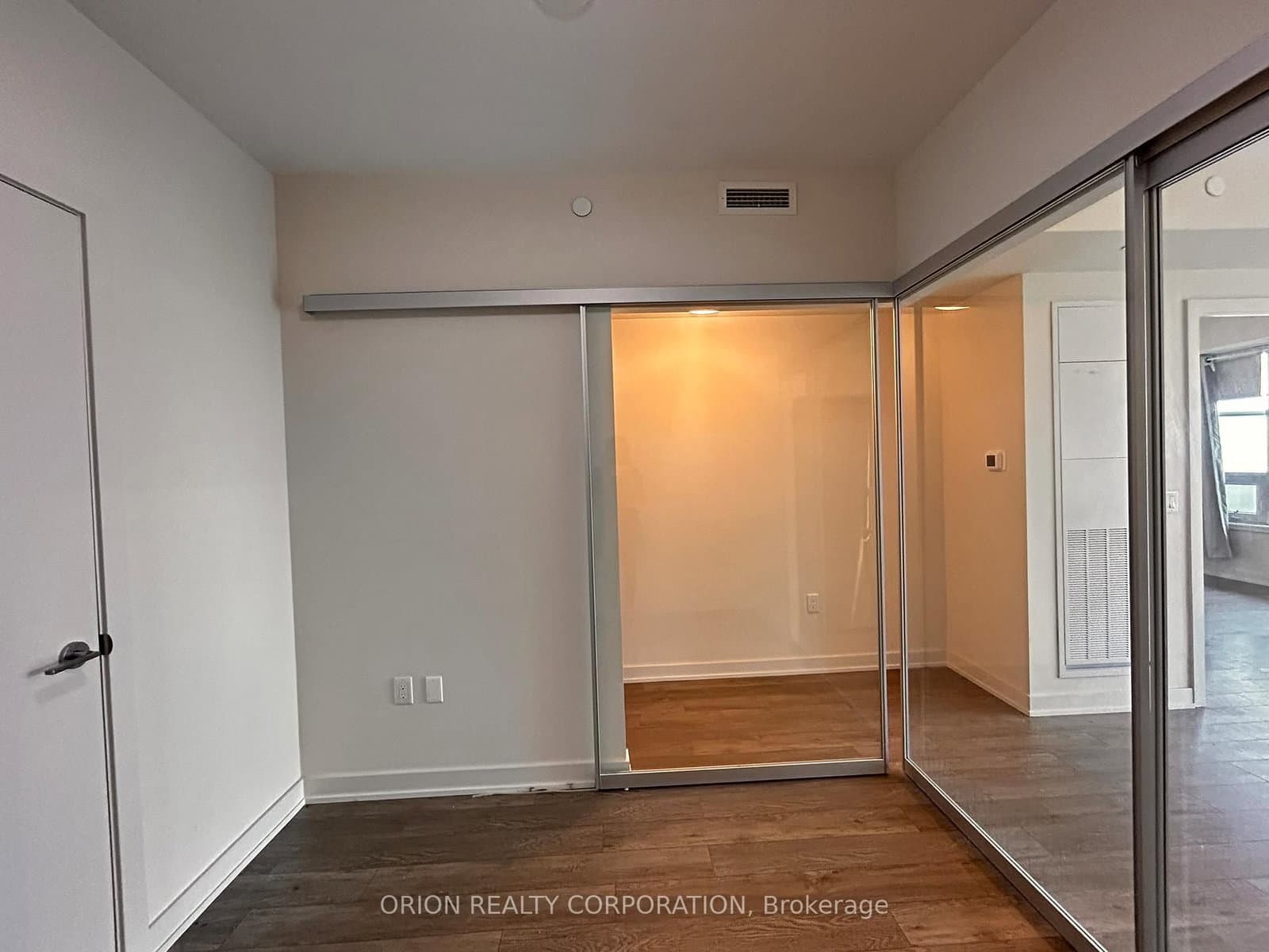 212 King William Street, Unit 620 thumbnail 27