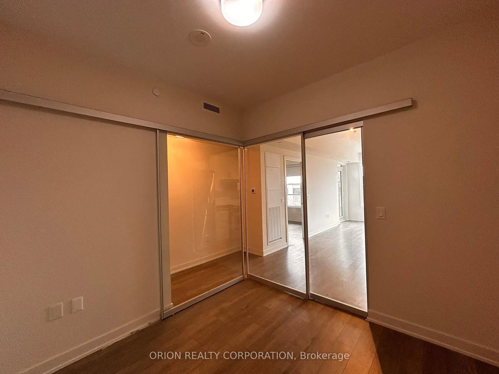 212 King William Street, Unit 620 thumbnail 28
